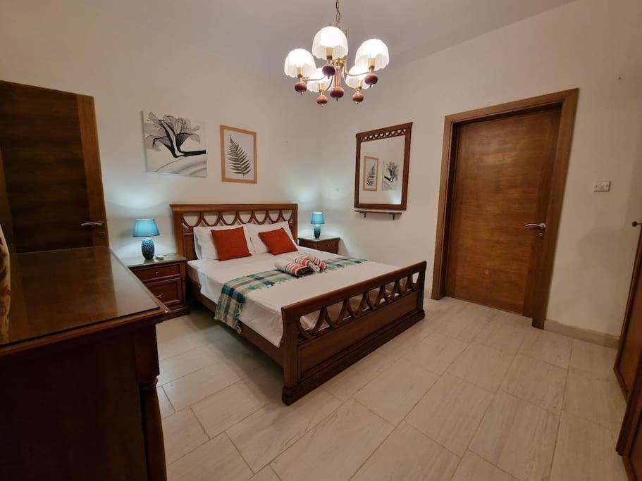 City Center Properties - Modern Two Bedroom Apartment With A Hot Tub And Amazing Location เซนต์พอลส์เบย์ ภายนอก รูปภาพ