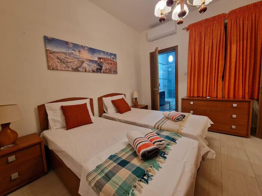 City Center Properties - Modern Two Bedroom Apartment With A Hot Tub And Amazing Location เซนต์พอลส์เบย์ ภายนอก รูปภาพ
