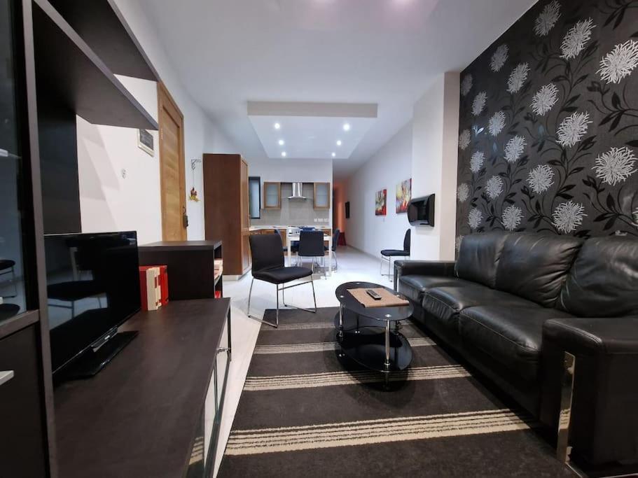 City Center Properties - Modern Two Bedroom Apartment With A Hot Tub And Amazing Location เซนต์พอลส์เบย์ ภายนอก รูปภาพ