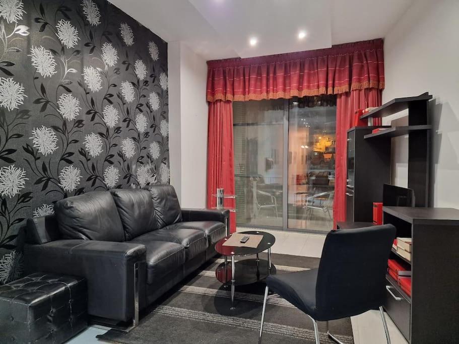 City Center Properties - Modern Two Bedroom Apartment With A Hot Tub And Amazing Location เซนต์พอลส์เบย์ ภายนอก รูปภาพ